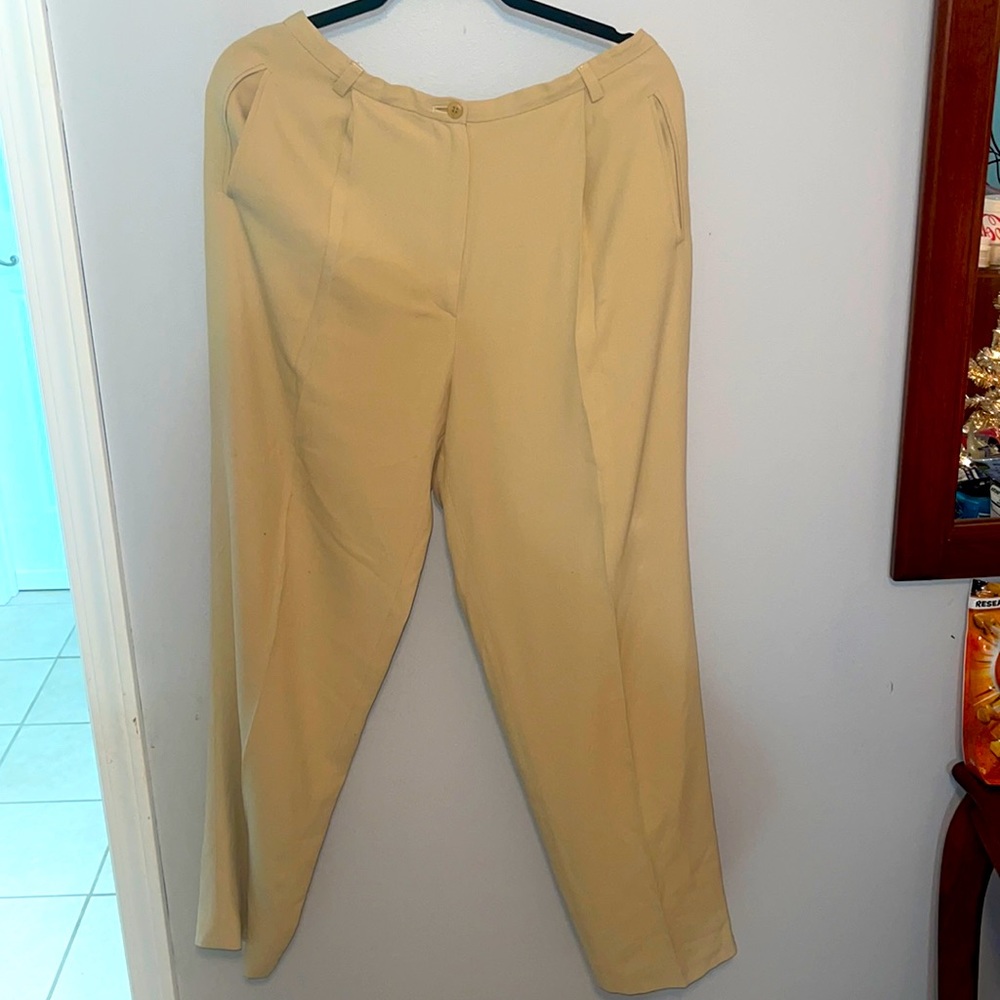Giorgio Armani Le Collezioni Beige Pants